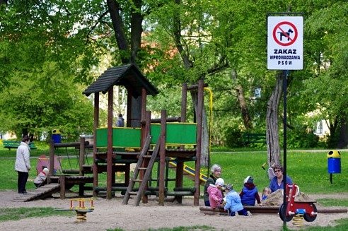 Elbląg, Zasady dobrego wychowania na placu zabaw?