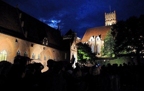 Elbląg, Zamek przeżył nocne oblężenie zwiedzających