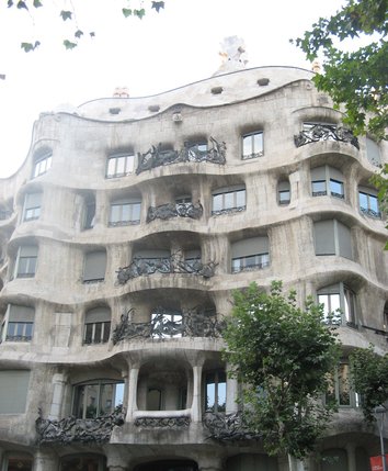 Elbląg, Barcelona śladami Gaudiego Elbląg, Barcelona śladami Gaudiego