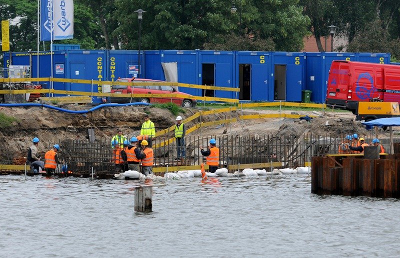 Elbląg, Pierwsza kładka ma być gotowa jeszcze w tym roku - deklaruje prezydent Grezgorz Nowaczyk Elbląg, Pierwsza kładka ma być gotowa jeszcze w tym roku - deklaruje prezydent Grezgorz Nowaczyk