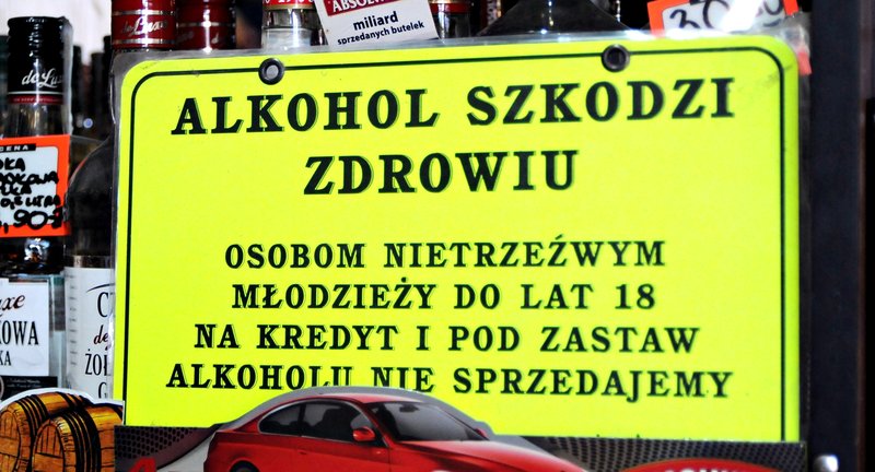 Elbląg, Za butelkę lub pare groszy kupują dzieciakom alkohol