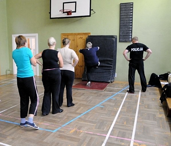 Elbląg, Pierwsze zajęcia kursu samoobrony dla kobiet odbyły się wczoraj (22 września)