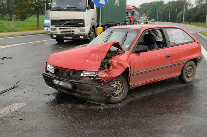 Elbląg, Zderzenie trzech aut w Kazimierzowie Elbląg, Zderzenie trzech aut w Kazimierzowie