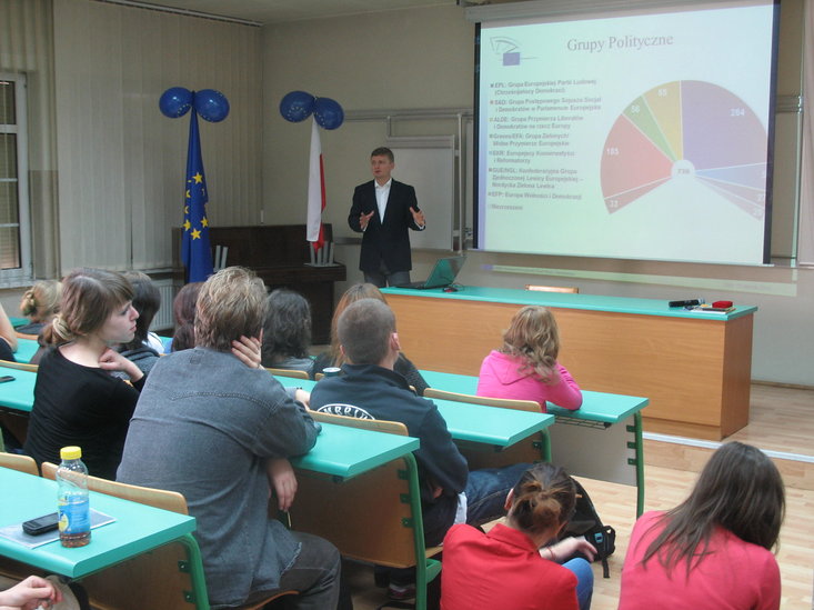 Elbląg, Podstawa to znajomość języków