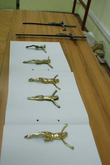 Elbląg, Duet złodziei kradł m.in. metalowe figury z pomników nagrobnych