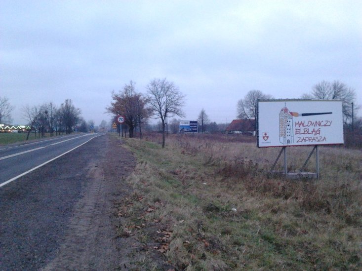 Elbląg, Miejska reklama w polu?