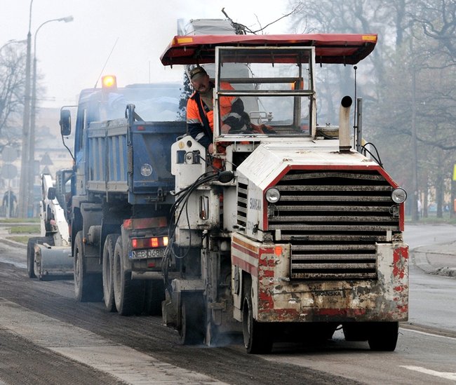 Elbląg, Póki nie ma zimy, można budować...