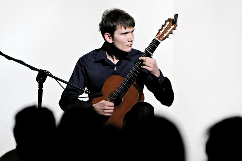 Elbląg, Adrian Furmankiewicz; niżej Daniel Egielman Elbląg, Adrian Furmankiewicz; niżej Daniel Egielman