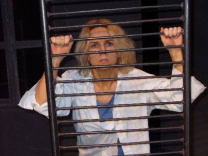 Elbląg, Od 14 lat w rolę Narkomanki wciela się aktorka Beata Przewłocka