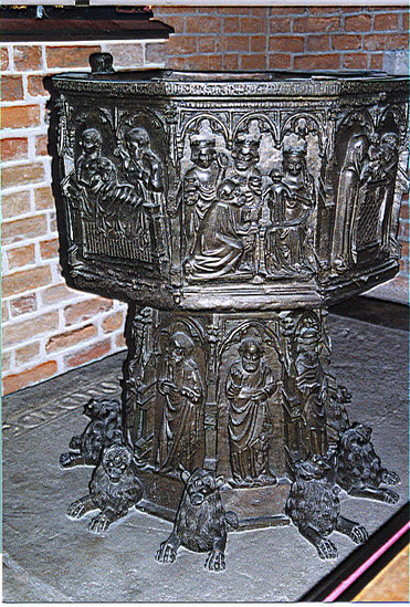Elbląg, Chrzcielnica