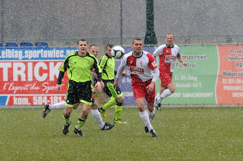 Elbląg, Olimpia 2004 walczyła w trudnych warunkach atmosferycznych z ŁKS Łomża
