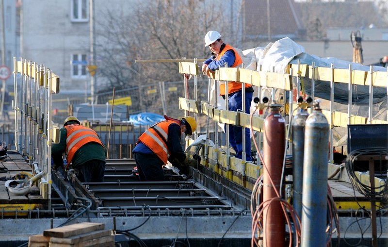 Elbląg, Pierwszy most dopiero w lipcu