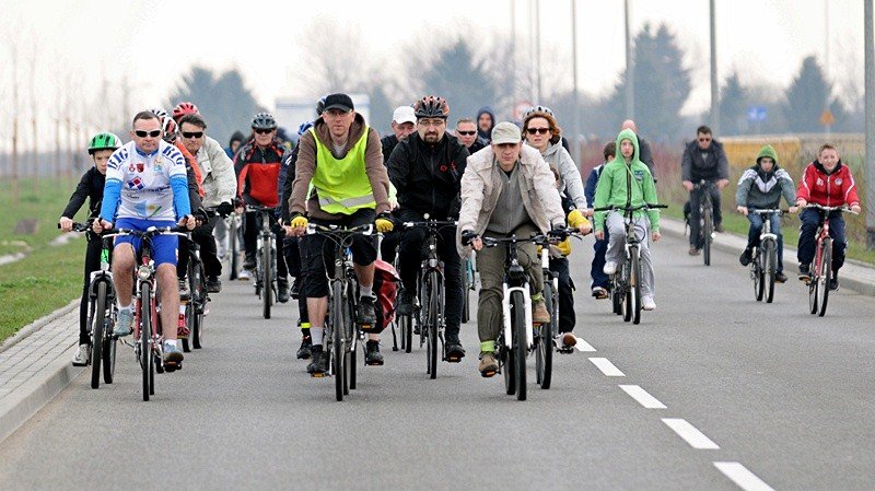 Elbląg, Na rowerową wycieczkę z prezydentem Grzegorzem Nowaczykiem wybrało się ok. 100 osób Elbląg, Na rowerową wycieczkę z prezydentem Grzegorzem Nowaczykiem wybrało się ok. 100 osób