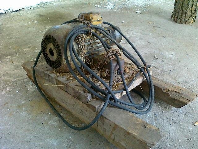 Elbląg, Złodziej ukrył skradziony silnik w stodole, pod sianem Elbląg, Złodziej ukrył skradziony silnik w stodole, pod sianem