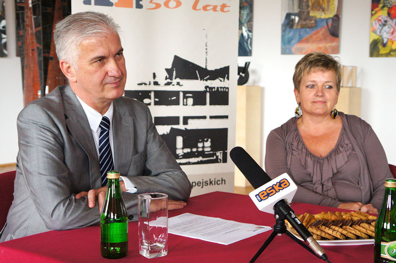 Elbląg, Antoni Czyżyk i Teresa Miłoszewska zachęcają do udziału w artystycznych zajęciach Elbląg, Antoni Czyżyk i Teresa Miłoszewska zachęcają do udziału w artystycznych zajęciach