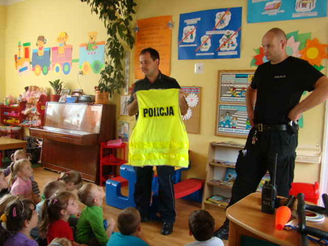 Elbląg, Policjanci z Gronowa Elbląskiego odwiedzili już szkoły i przedszkola w swoim rejonie