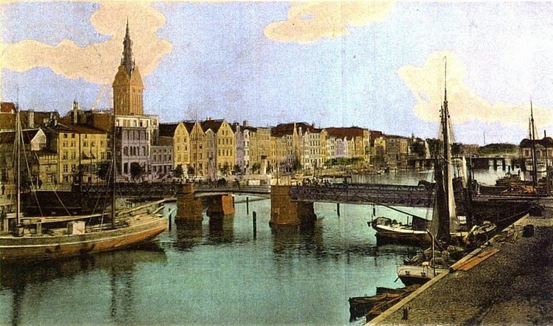 Elbląg, Most zwodzonyna rzece Elbląg. W tle katedra Św. Mikołaja. Elbląg, Most zwodzonyna rzece Elbląg. W tle katedra Św. Mikołaja.