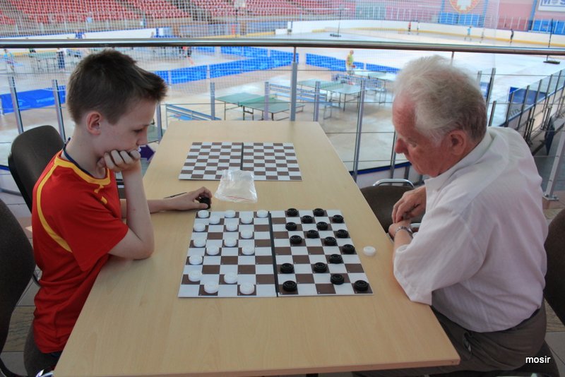 Elbląg, Wakacyjne warcaby i nowe propozycje