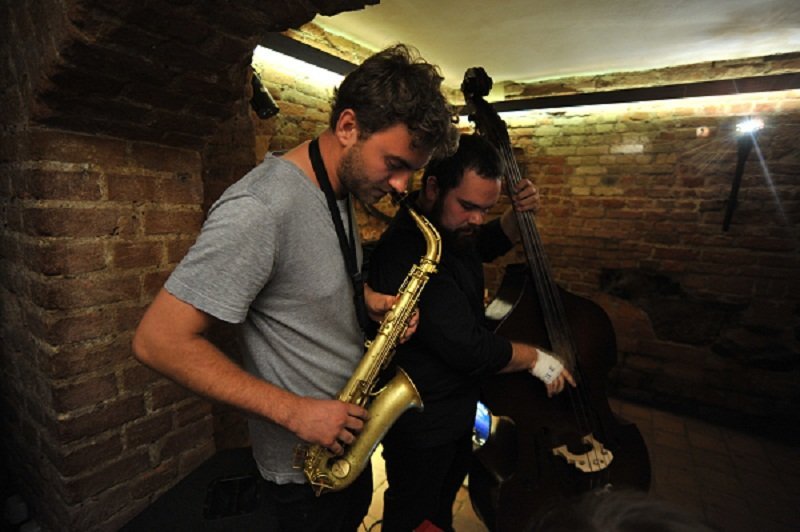 Elbląg, Goście poprzednich jamów: Maciej Sadowski - kontrabas i Piotr Chęcki - saksofon (fot: Konrad Kosacz)