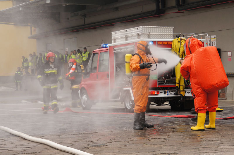 Elbląg, Drużyna ratownictwa chemicznego browaru ćwiczyła wspólnie z miejskimi strażakami Elbląg, Drużyna ratownictwa chemicznego browaru ćwiczyła wspólnie z miejskimi strażakami