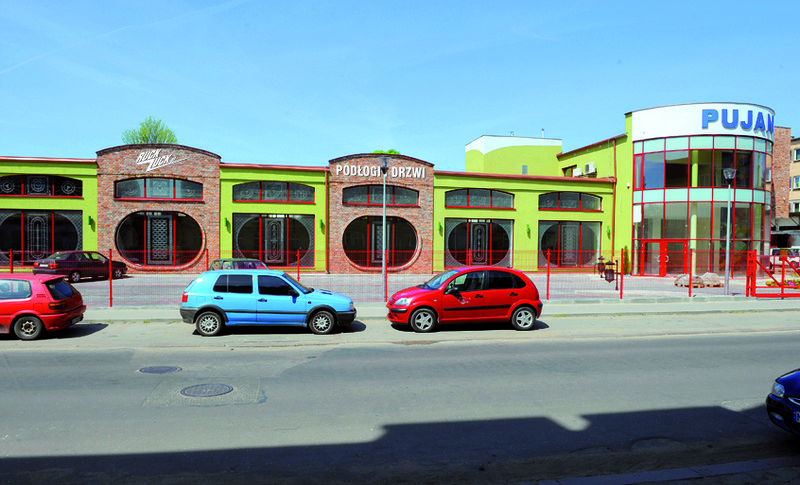 Salon RuckZuck "Galeria Pujan", przy ul. Fabrycznej 5 w Elblągu