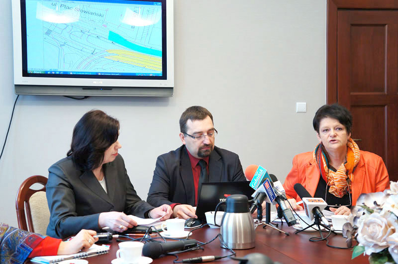 Elbląg, O inwestycjach mówili dziś (od lewej): Elżbieta Gieda, Adam Witek, Krystyna Dziurdź Elbląg, O inwestycjach mówili dziś (od lewej): Elżbieta Gieda, Adam Witek, Krystyna Dziurdź