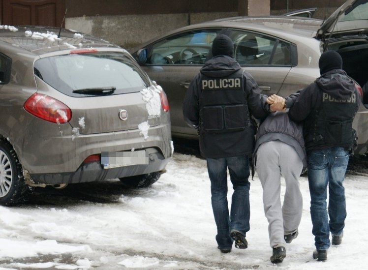 Elbląg, Groził nożem, ukradł pizze i pieniądze