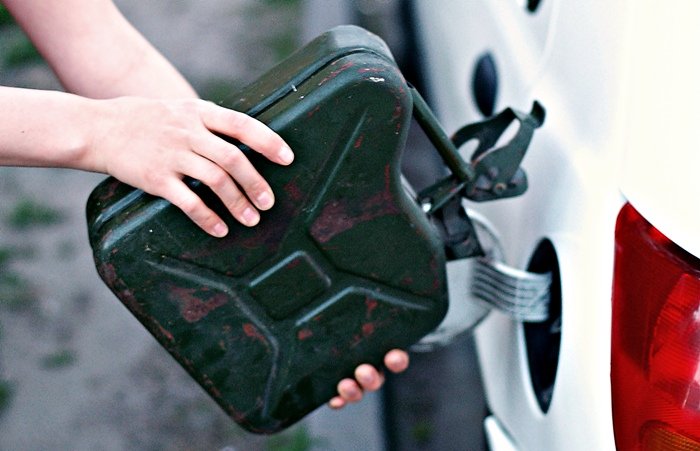 Elbląg, W dalszym ciągu można przywozić z obwodu kaliningradzkiego paliwo, ale tylko dziesięć razy w miesiącu Elbląg, W dalszym ciągu można przywozić z obwodu kaliningradzkiego paliwo, ale tylko dziesięć razy w miesiącu