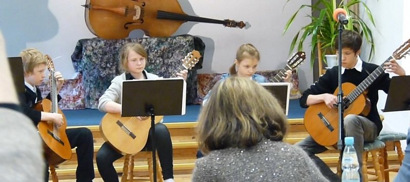 Elbląg, Gitarowy sukces wychowanków MDK-u