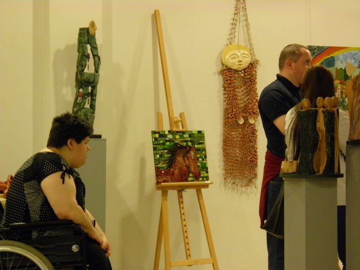 Elbląg, Prace uczestników Warsztatów Terapii Zajęciowej można oglądać w Ratuszu Staromiejskim Elbląg, Prace uczestników Warsztatów Terapii Zajęciowej można oglądać w Ratuszu Staromiejskim