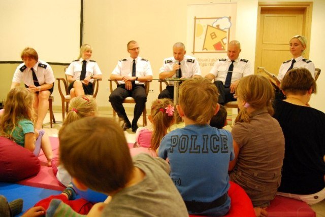 Elbląg, Po raz kolejny policjanci będą czytali dzieciomm