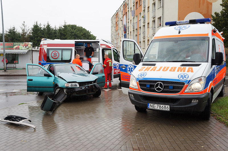 Elbląg, Mickiewicza: zderzenie na skrzyżowaniu Elbląg, Mickiewicza: zderzenie na skrzyżowaniu