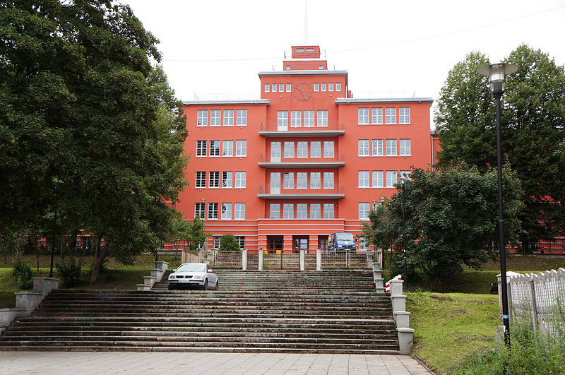 Elbląg, Jeszcze tylko "kosmetyczne" poprawki i uczniowie Gimnazjum nr 5 będą mogli wrócić do budynku Elbląg, Jeszcze tylko "kosmetyczne" poprawki i uczniowie Gimnazjum nr 5 będą mogli wrócić do budynku