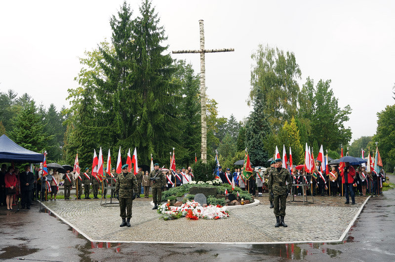 Elbląg, Uroczystości rocznicowe odbyły się pod Krzyżem Katyńskim Elbląg, Uroczystości rocznicowe odbyły się pod Krzyżem Katyńskim