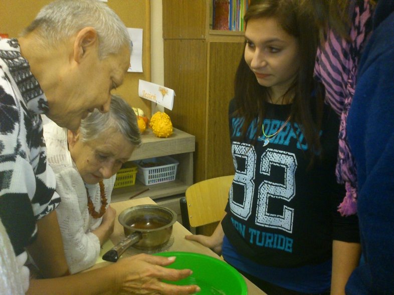 Elbląg, Młodzi w służbie społeczności lokalnej. Pierwsze spotkania
