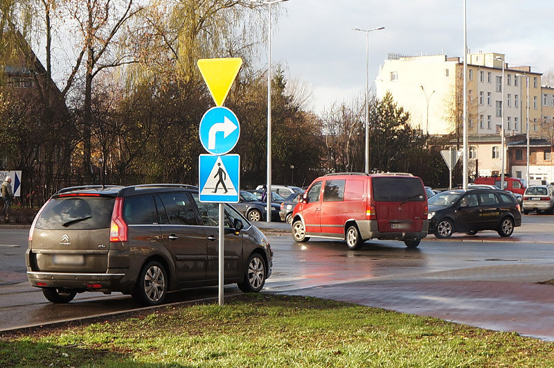 Elbląg, Znak swoje, a kierowcy swoje