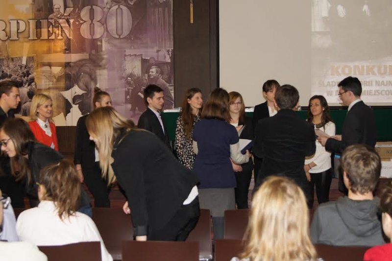 Elbląg, Nagroda historyków dla III LO