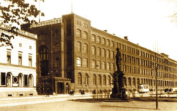 Elbląg, O Schichale w "Saloniku Tygla"