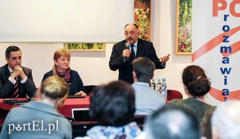 Elbląg, Miron Sycz (z mikrofonem), Elżbieta Gelert oraz Jerzy Wcisła