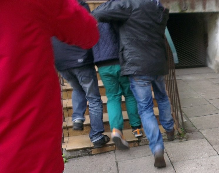 Elbląg, 16-latek został zatrzymany przez policjantów w połowie listopada 2013 r.