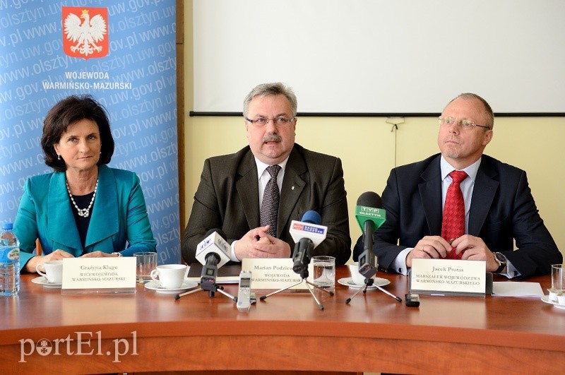 Elbląg, Po raz pierwszy o sprawach województwa na konferencji prasowej mówili wspólnie: marszałek Jacek Protas, wojewoda Marian Podziewski i wicewojewoda Grażyna Kluge Elbląg, Po raz pierwszy o sprawach województwa na konferencji prasowej mówili wspólnie: marszałek Jacek Protas, wojewoda Marian Podziewski i wicewojewoda Grażyna Kluge