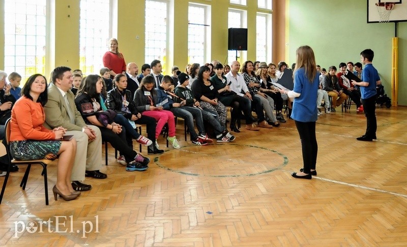 Elbląg, Uczniowie z SP 6 przygotowali dla gości uroczyste powitanie