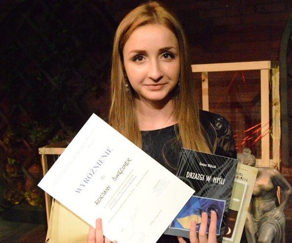 Elbląg, Roksana Święconek otrzymała wyróżnienie w międzyszkolnym konkursie recytatorskim Zbigniewa Herberta,