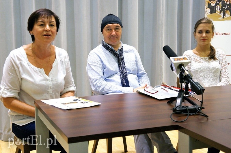 Elbląg, O festiwalu na konferencji opowiadali Bożena Sielewicz, Marek Moś i Karolina Nowotczyńska