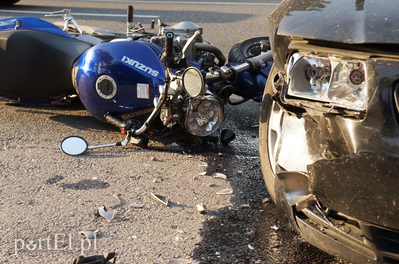 Elbląg, Wypadek w Kazimierzowie: ranny motocyklista w szpitalu Elbląg, Wypadek w Kazimierzowie: ranny motocyklista w szpitalu