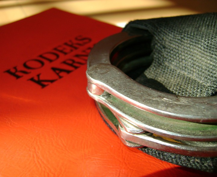 Elbląg, Dozór i zakaz zbliżania się za nękanie matki