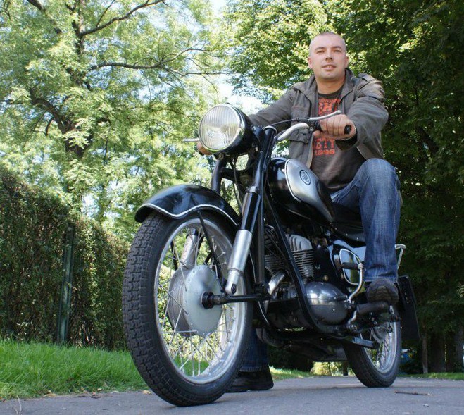 Elbląg, Krzysztof Nowacki jest policjantem i pasjonatem starych motocykli Elbląg, Krzysztof Nowacki jest policjantem i pasjonatem starych motocykli