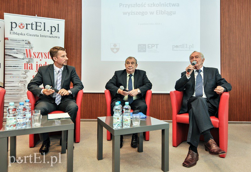 Elbląg, Na zdj. od lewej: prowadzący debatę red. nacz. portel.pl Rafał Gruchalski, prezydent Elbląga Jerzy Wilk, rektor EUHE dr Zdzisław Dubiella Elbląg, Na zdj. od lewej: prowadzący debatę red. nacz. portel.pl Rafał Gruchalski, prezydent Elbląga Jerzy Wilk, rektor EUHE dr Zdzisław Dubiella