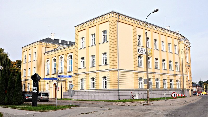 Elbląg, Ku pokrzepieniu serc w I LO