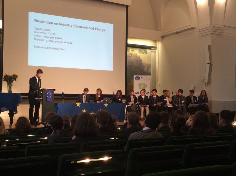 Elbląg, Uczniowie II LO zdobywali doświadczenie parlamentarzysty